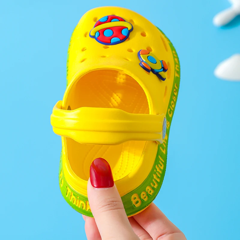 
Baby cross Summer Sandals super soft Lightweight clogs shoe Leisure Space boys girls outside baby beach slippers 