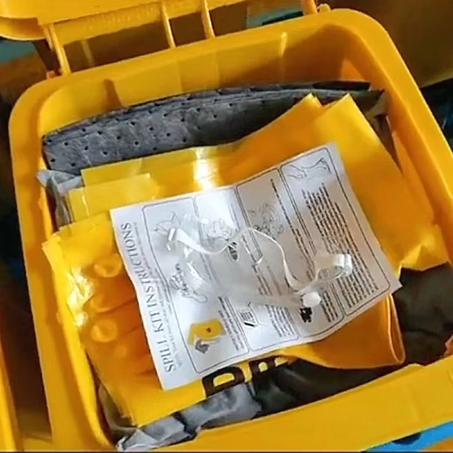 Environmental protection oil and liquid absorption set