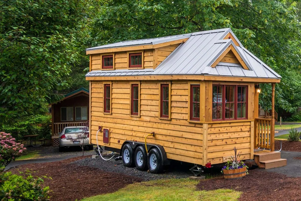 Fully equipped wooden prefabricated green tiny home mobile trailer houses