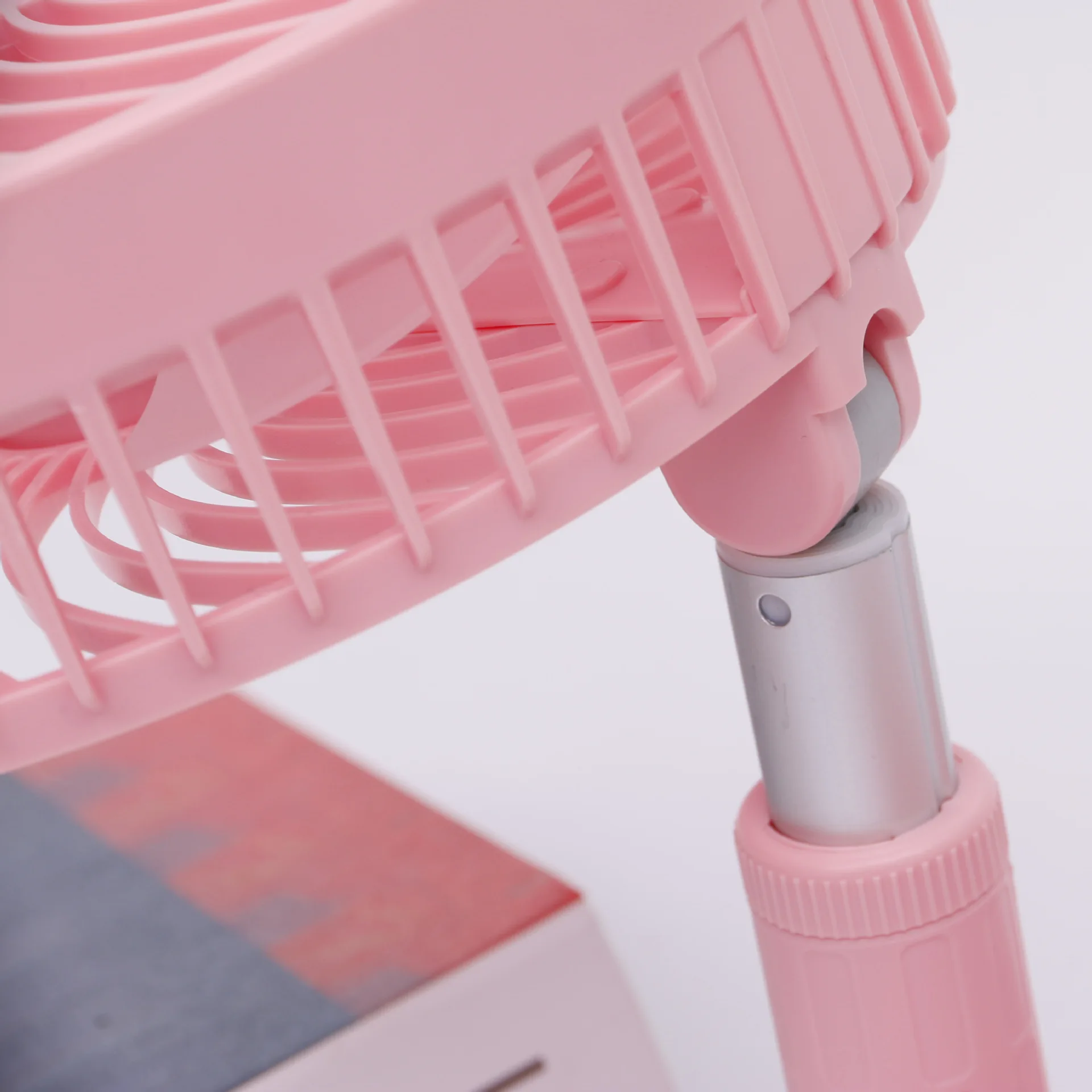 New USB folding fan portable mini fan desktop retractable vertical fan rechargeable fan factory low price wholesale