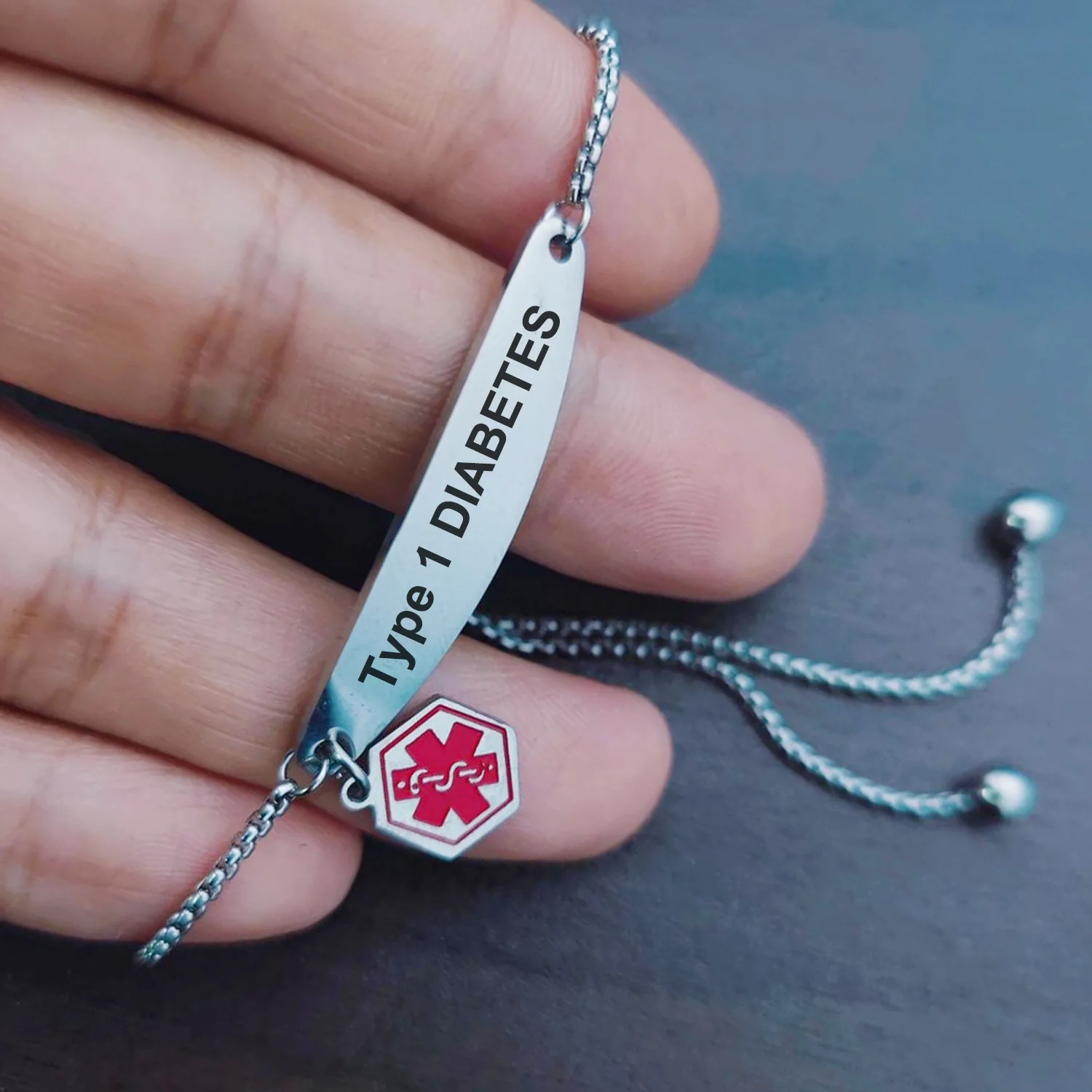 2023 Hot Luxury Stainless Steel Jewelry Modern Customized Engraved Charm Chain Bracelet Emotion Bracelet