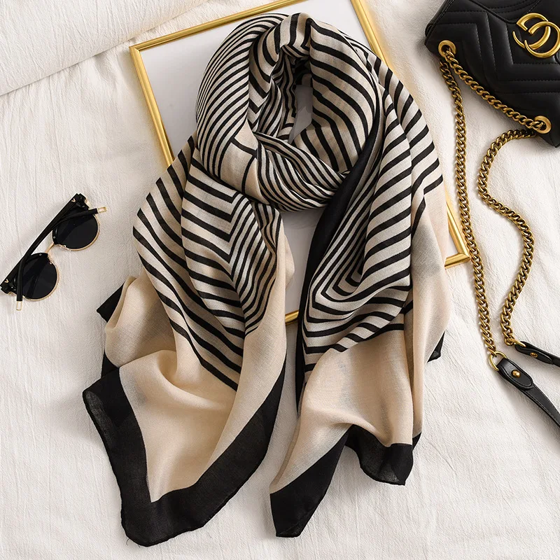 Latest Design Korean Style Black And White Printed Cotton Viscose Shawls Shred Stripe Geometric Print Scarf Hijabs