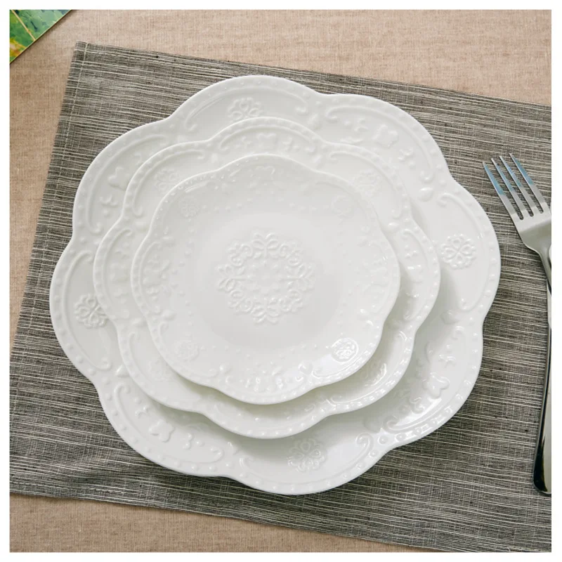 European-style Embossed Pattern White Ceramic Plate Western Dinner Plat For Wedding Party