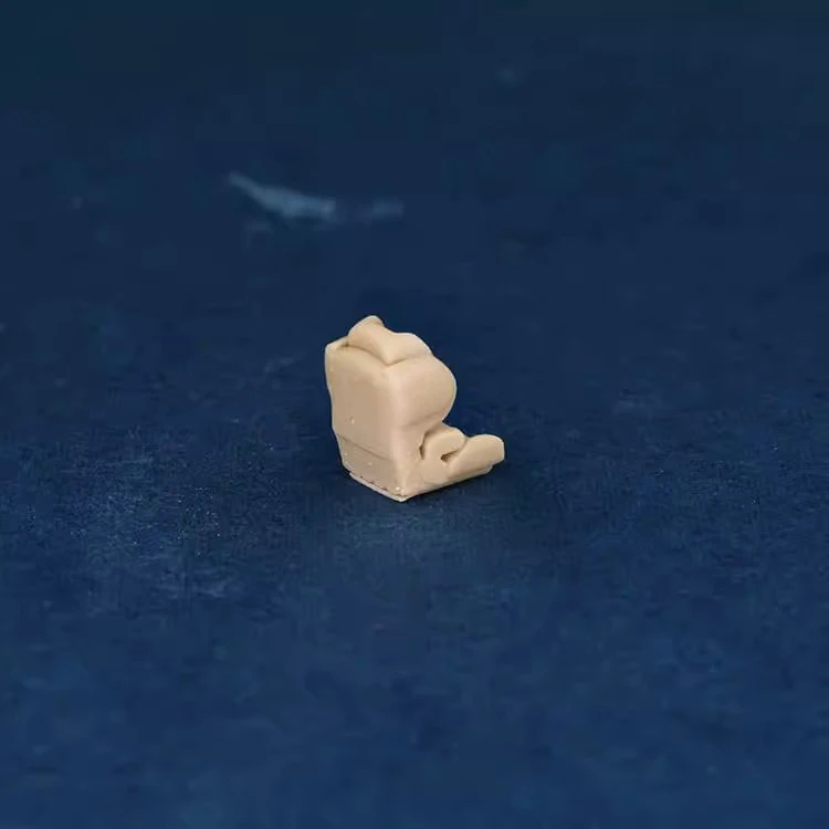 1/64 Child Seat Safety Seat Chair Garage Scene Modification Unpainted Repair Tools White Model