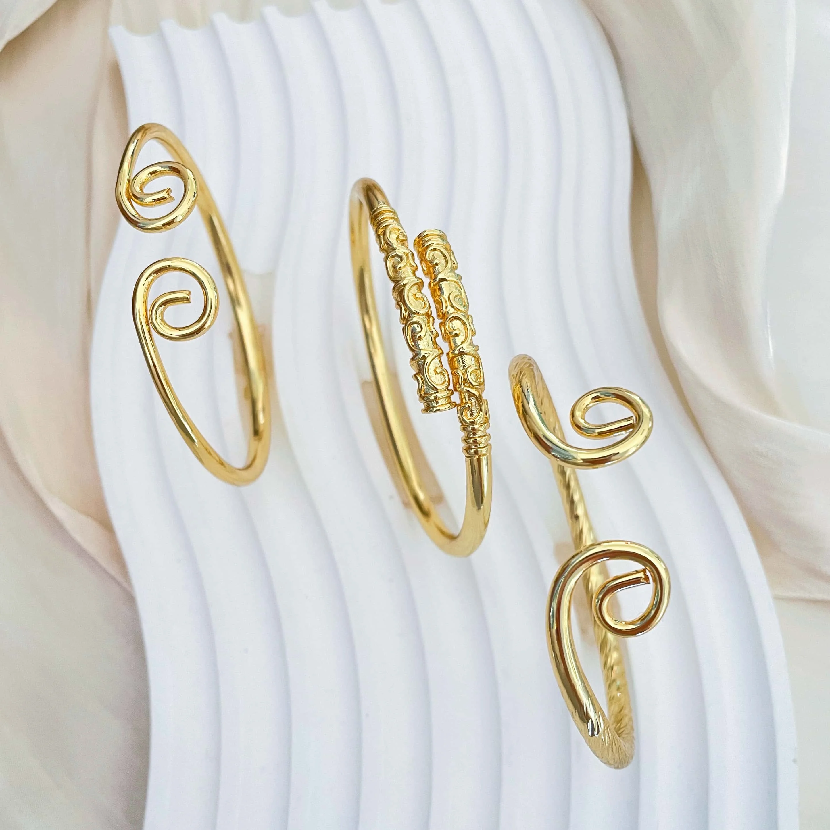 2024 Popular Monkey King Style Smooth Fashion Bangle Bracelets 18k Gold Plated No Tarnish Copper Jewelry Bracelets Set Men Gifts