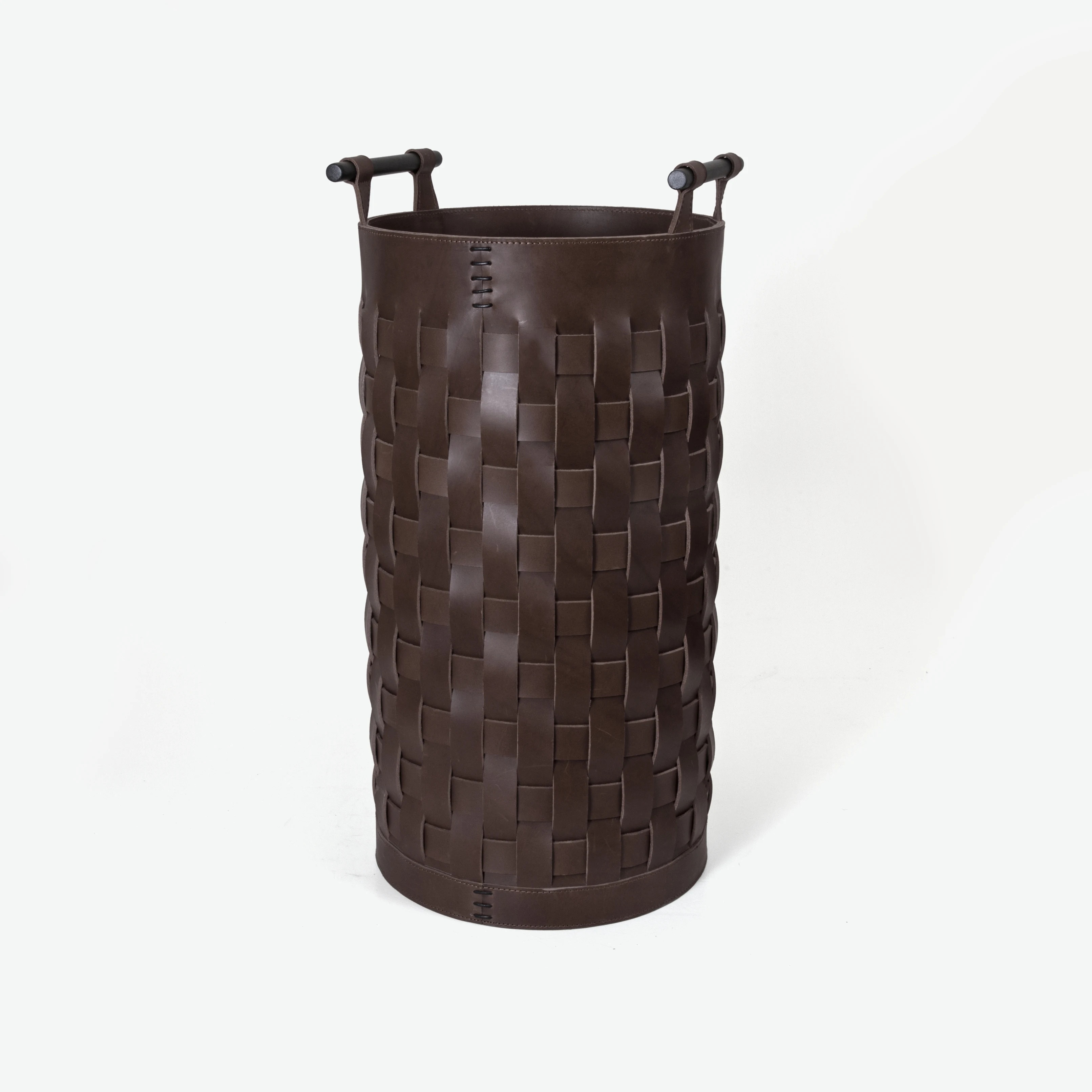 Light luxury modern style handmade leather woven basket simple clothing storage basket model room bedroom sundry storage basket