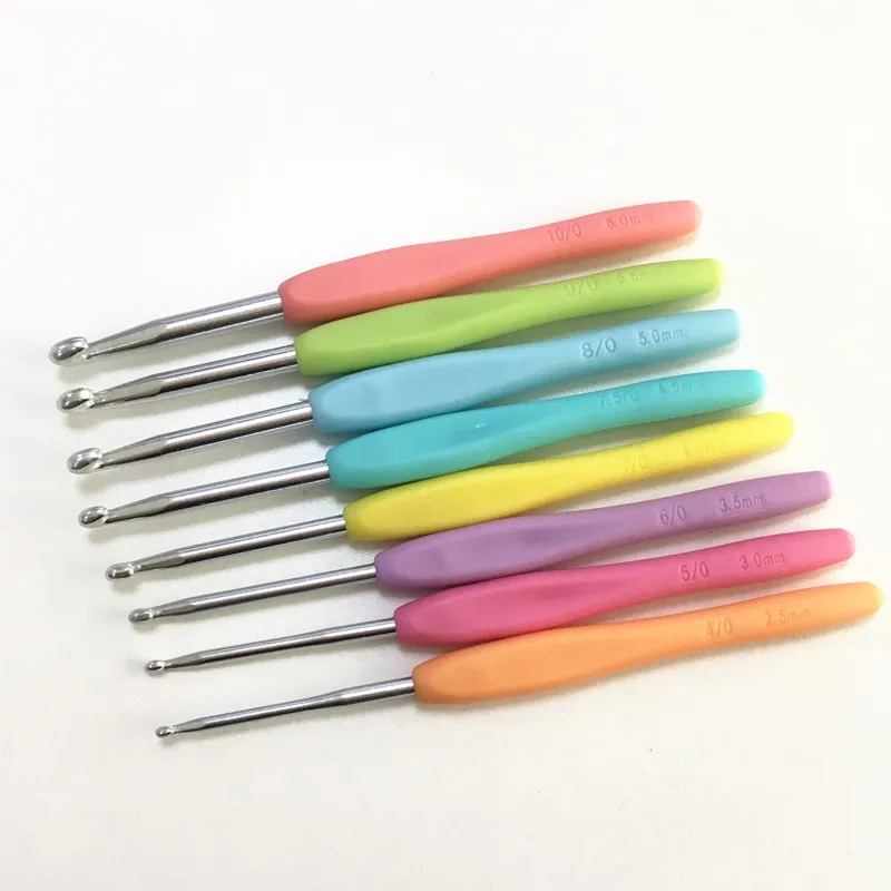 8pcs/set Plastic Handle Knitting Needle Crochet Hook Set