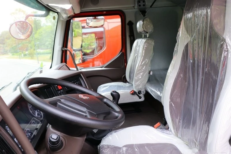 Chenglong Factory Supply H53d High Roof Two-bedroom Cab Commercial Truck 6 Wheels Trailers Heavy Truck Chinese Fast Automatic