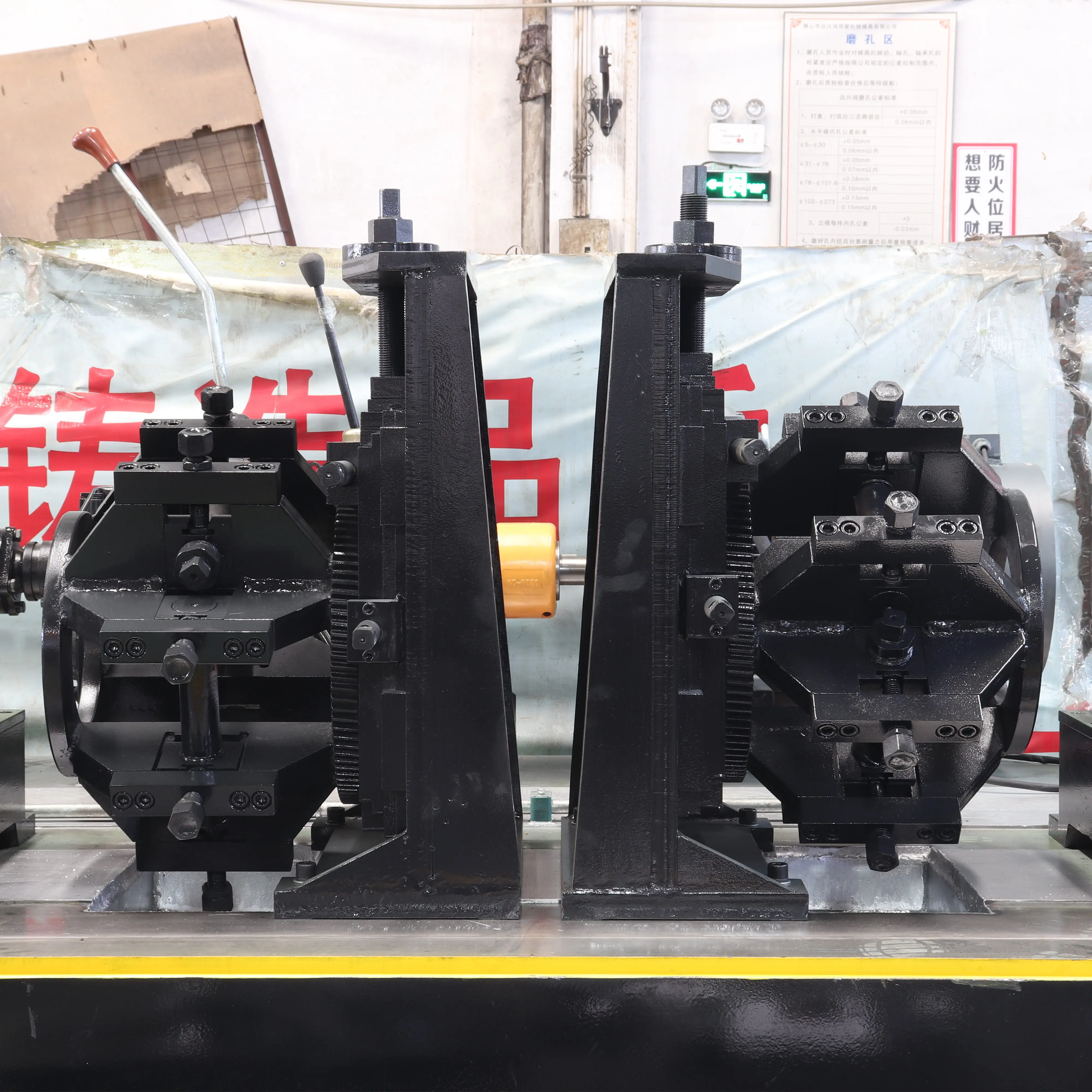 Precision Stainless Steel Round & Square Pipe Making Machine with Metal Saw Cutter to Algeria