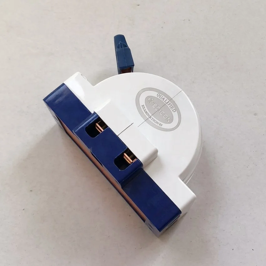 
Factory Supply Change Over Knife Switch With White Copper 2p63A 