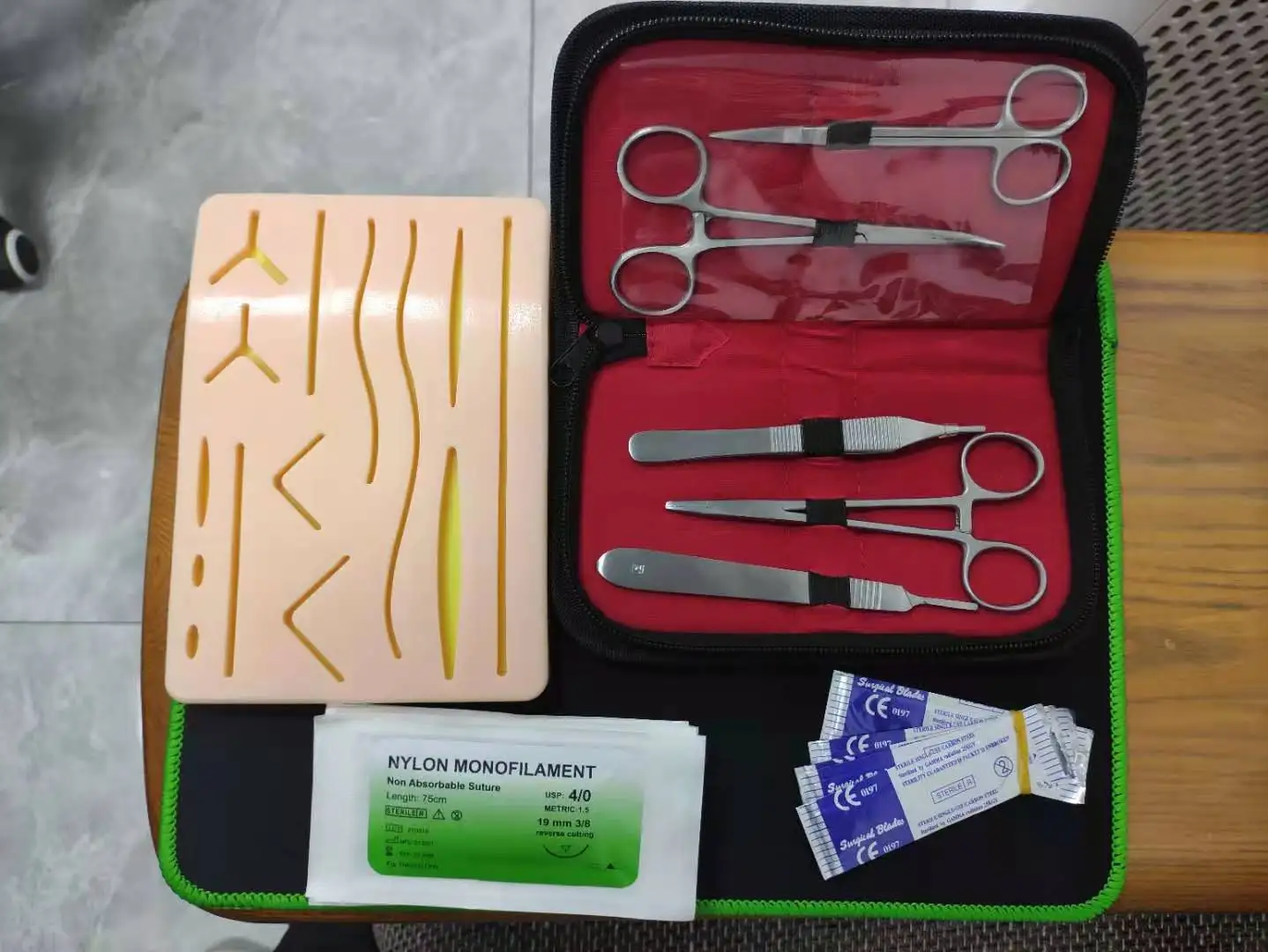  SUTURE PRACTICE KIT