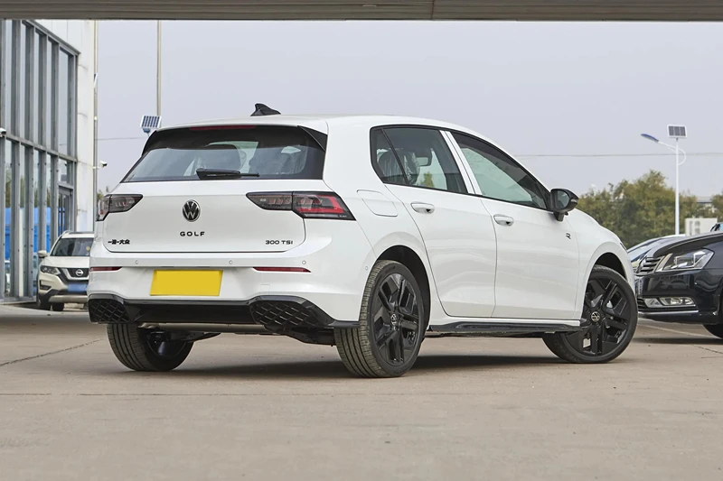 2025 China New Car FAW VW Volkswagen Golf High Speed 200kmh Gasoline Vehicle Compact Car 5 Door 5 Seats Hatchback for Sale