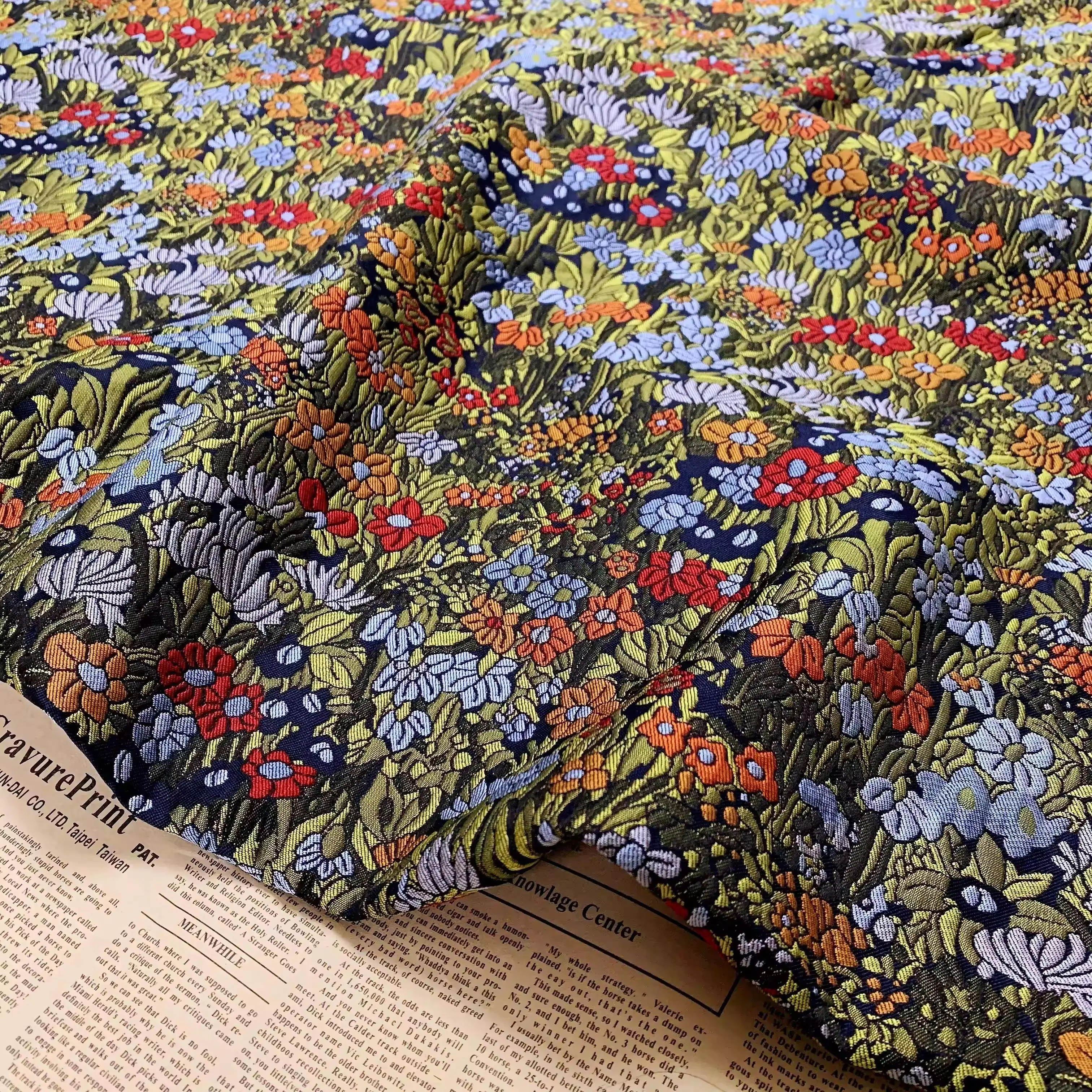 polyester woven large jacquard 3D design vertical relief crepe chrysanthemum jacquard fabric