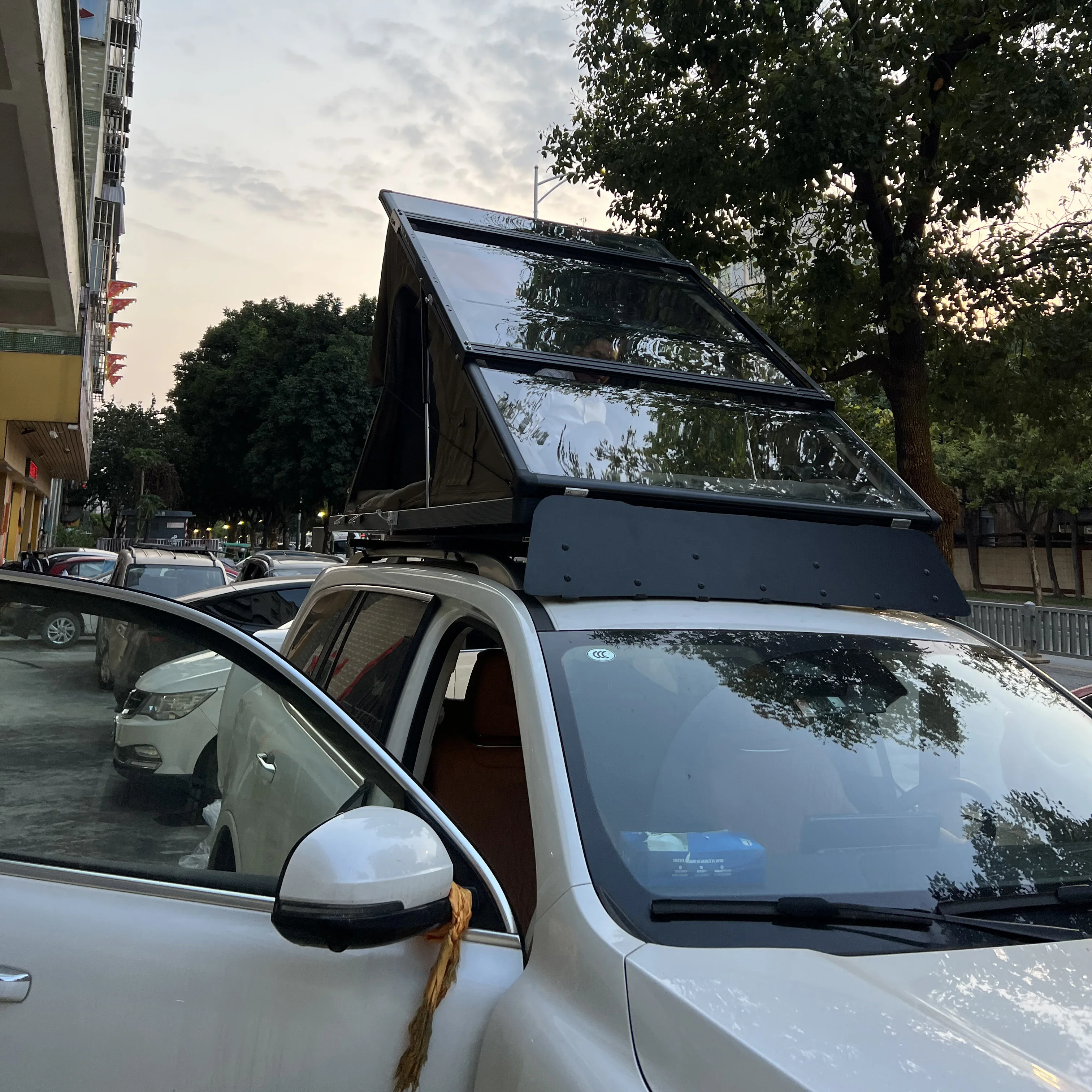 OEM Vietnam Hard Rooftop Tent Crystal Triangle Car Roof Tent Light Weight Roof Top Tents Camping Accessories