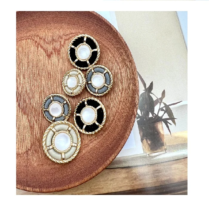 High Quality Metal Zinc Sewing Button Crown Eagle Pattern For Women Blazer Jumper Coat Uniform Shirt Suit And Jacket Buttons