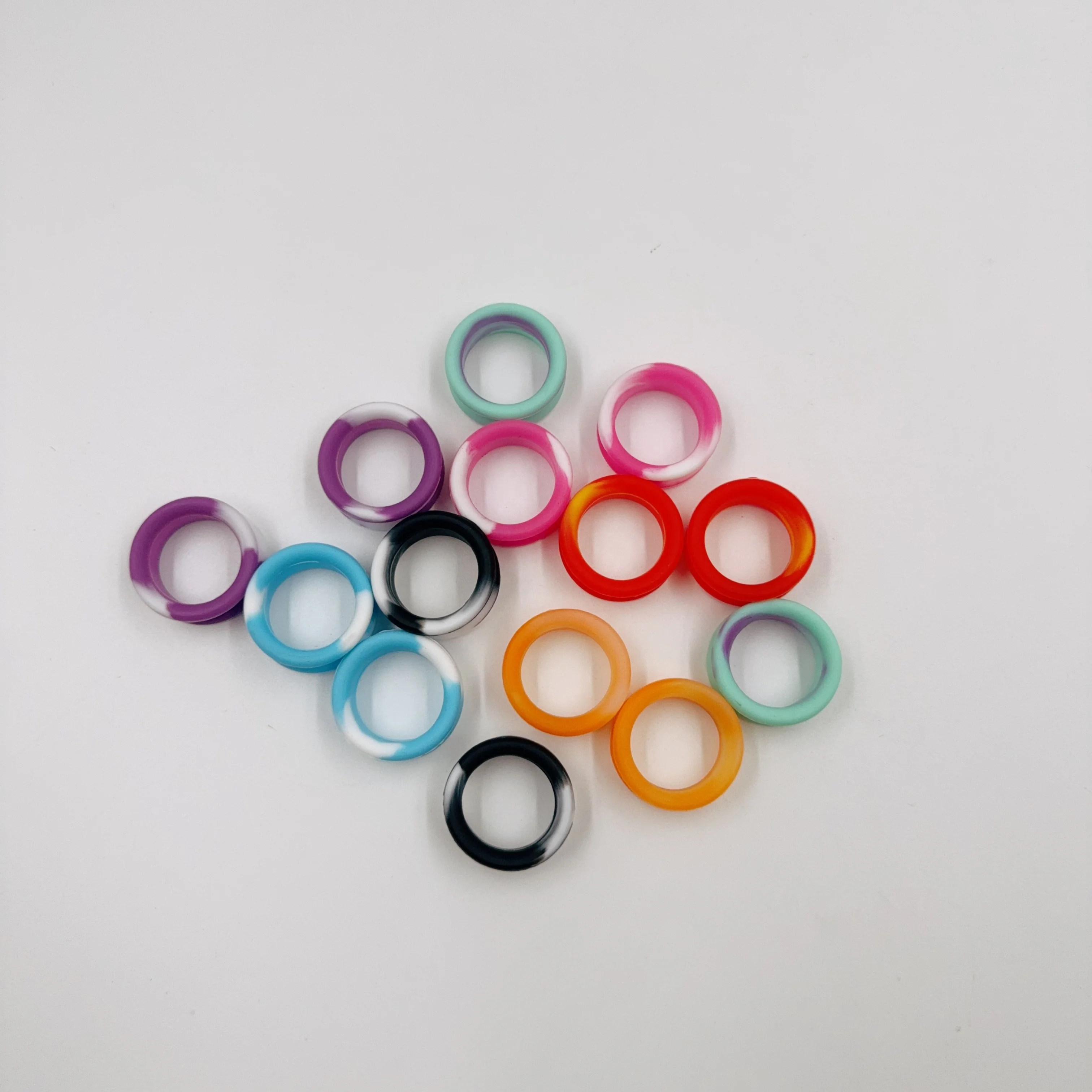 FG-6 New Design Gradient Color Soft Silicone Rubber Ring Pet Hair Scissors Rings Finger Insert
