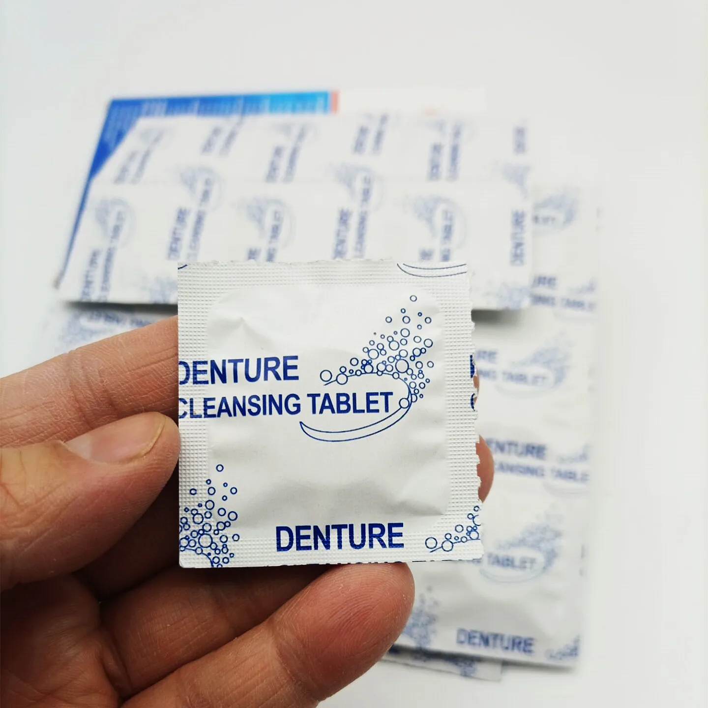 Naturals Teeth Retainer Cleaner Denture Cleaning Tablet for Cleaning Mouth Guard Removable Dental Appliances