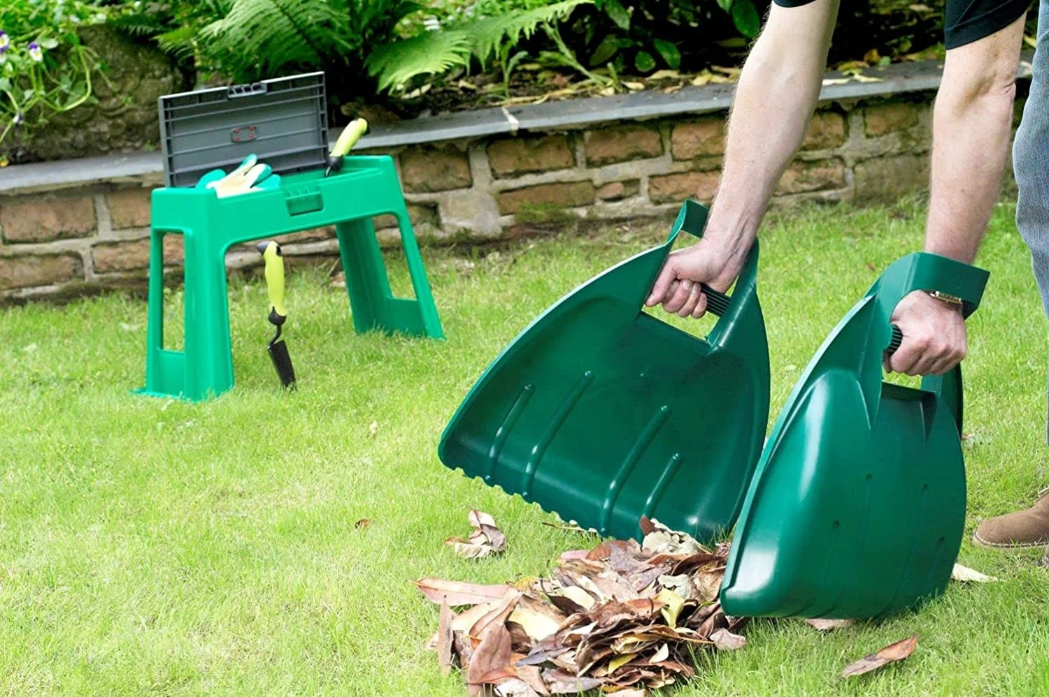 Heavy Duty Garden Waste Rubbish Leaf Grabber Handheld Collector Grabs Gather Leaves Garden Cleaning Scoops