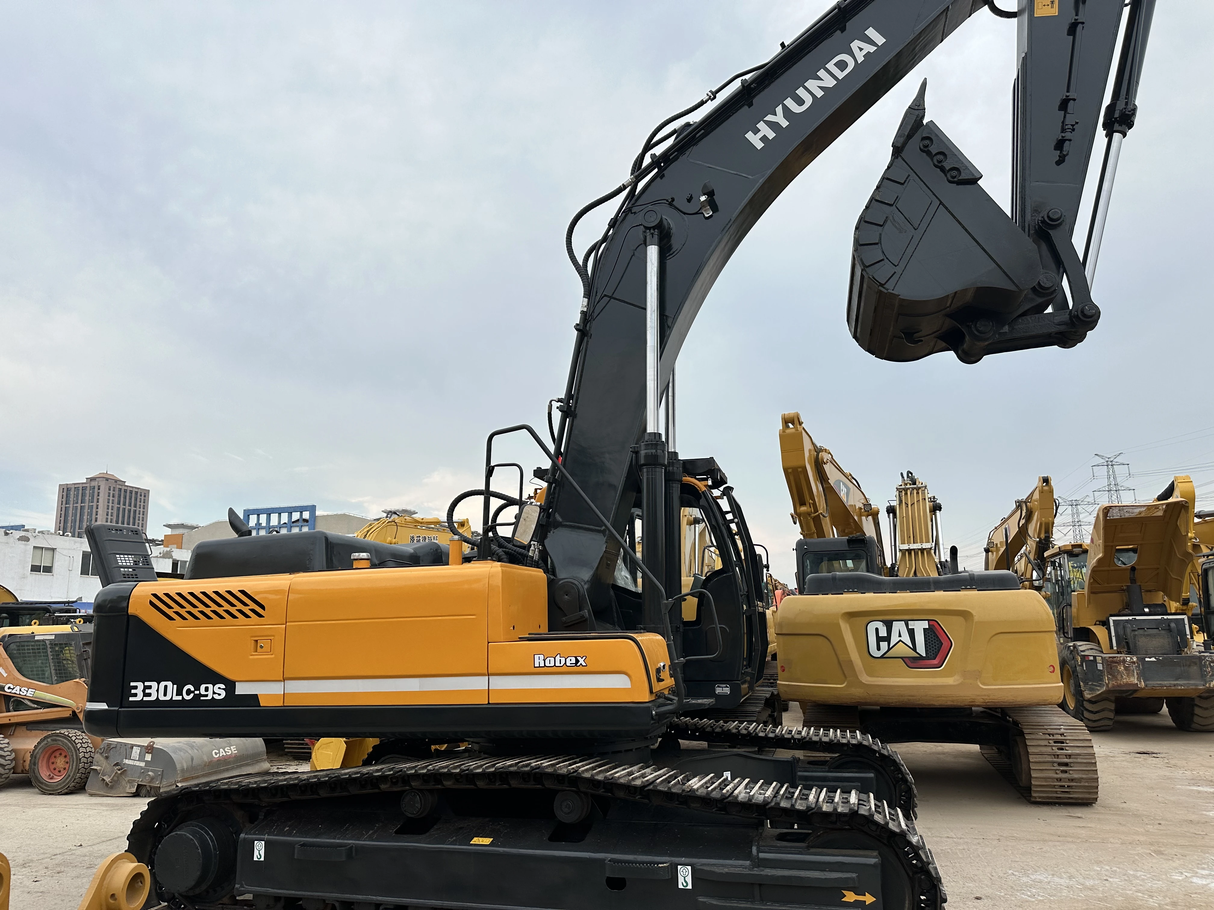 Hot sale Used Hyundai R330LC-9S excavator Cheap Used hyundai 330 305 220 Excavator for sale