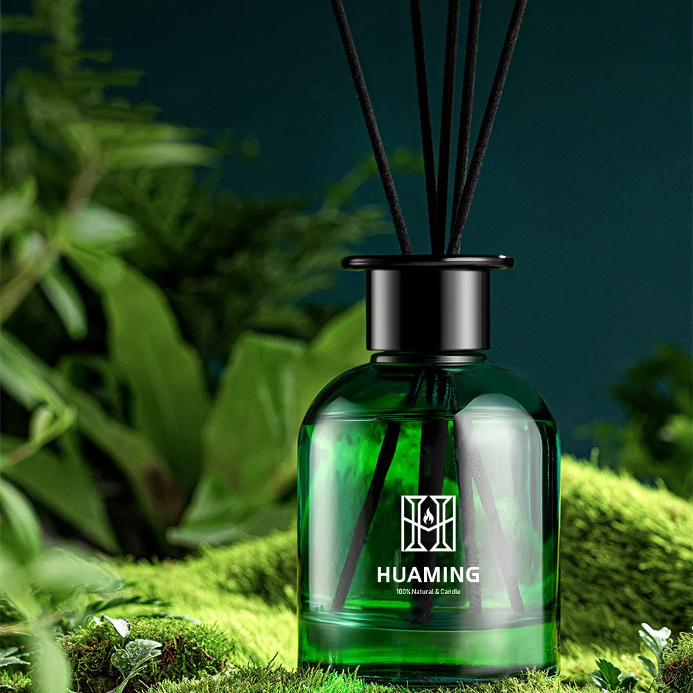Huaming 200ml Green Forest Style Diffuser Reed Sticks Bottle Luxury Custom Packaging Reed Diffuser and Candle Gift Box Set