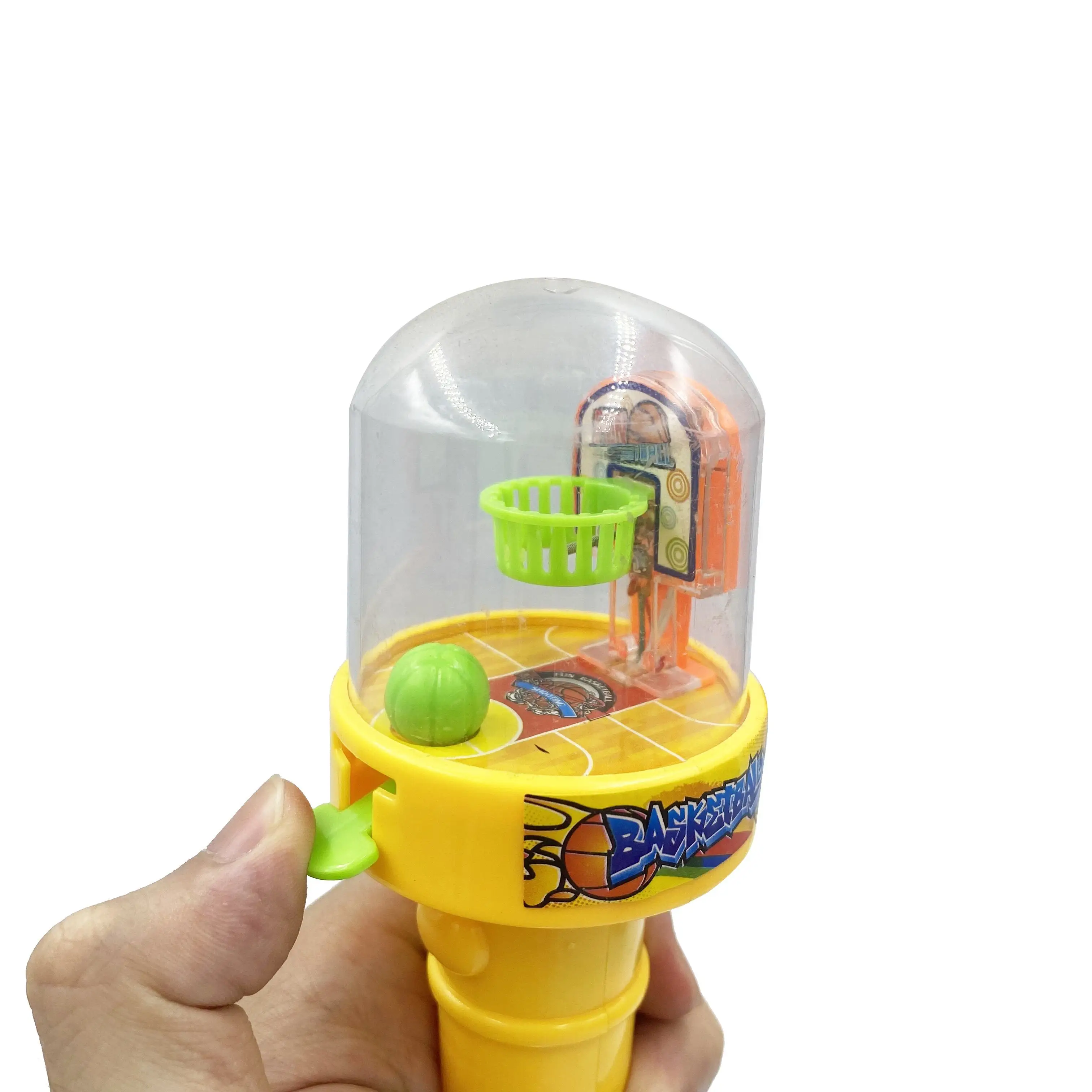 Хит продаж дешевые игрушки для конфет пластиковые мини-игрушки с музыкальными пальцами баскетбольные конфетами детей играющих