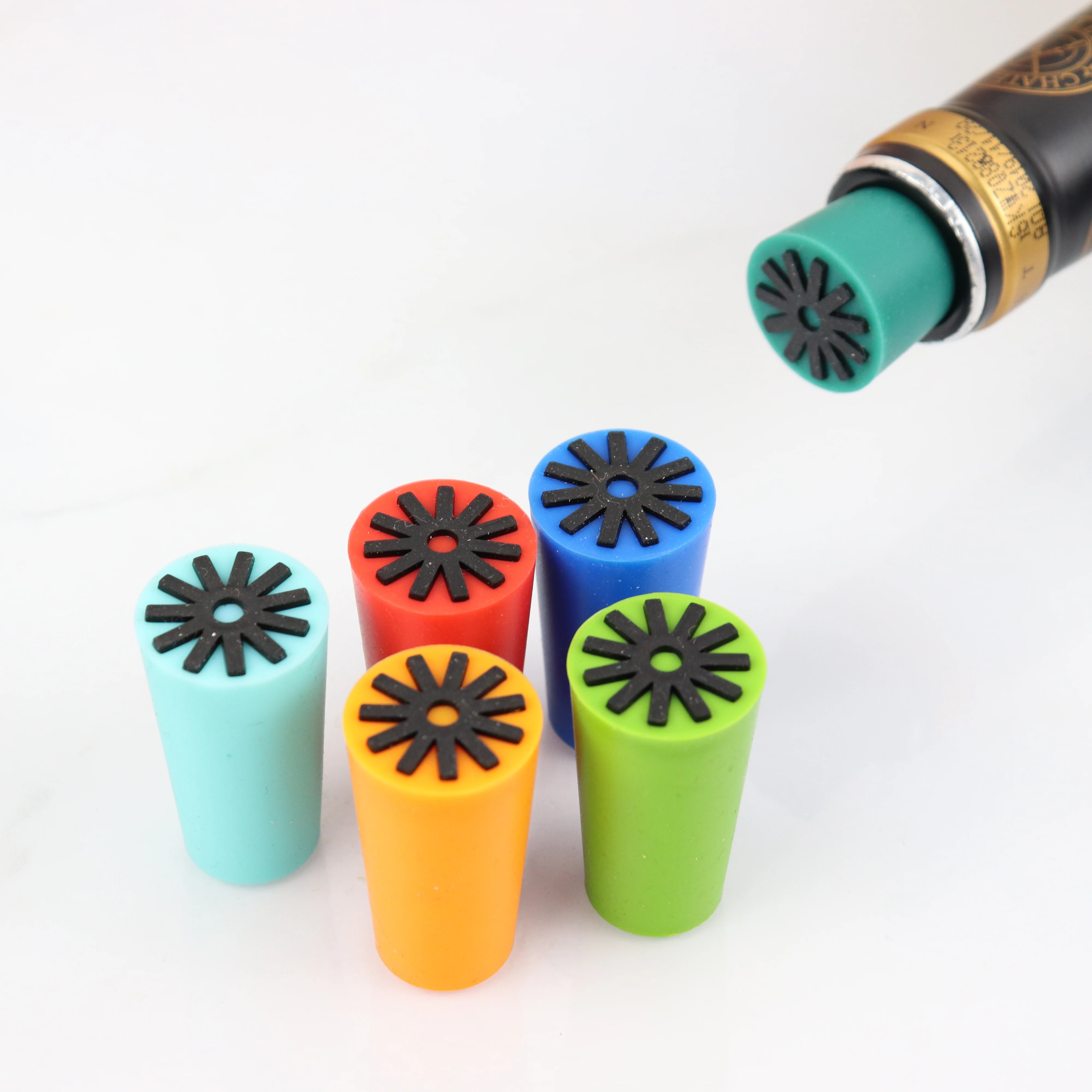 4 pack Custom Wine Accessories Gift Set Sparkling Beer Bottle cover Silicone Wine Stopper