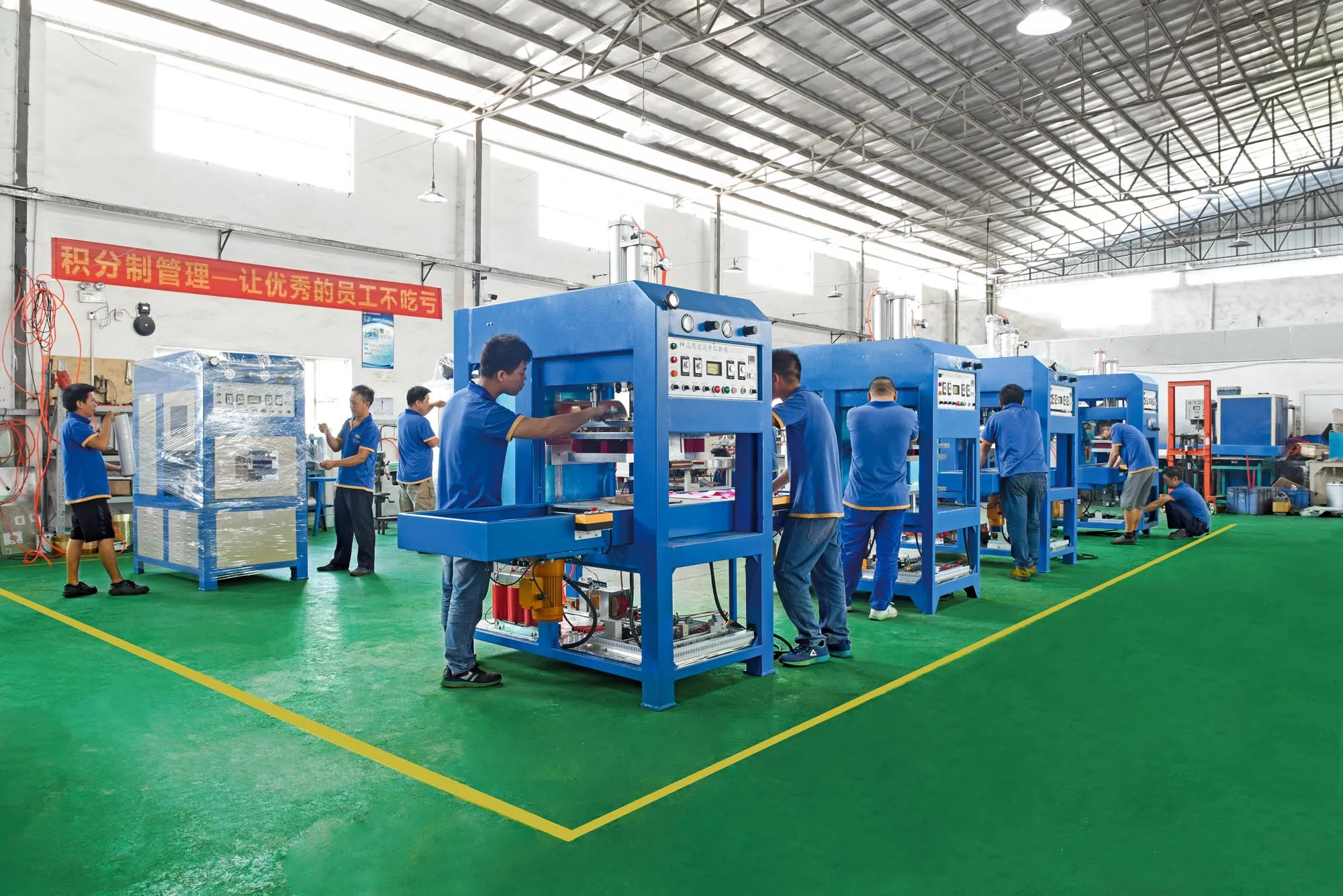 Direct Manufacture European Quality PVC PU TPU Coated Fabric Shoe Sole Making Machine Machine To Thailand