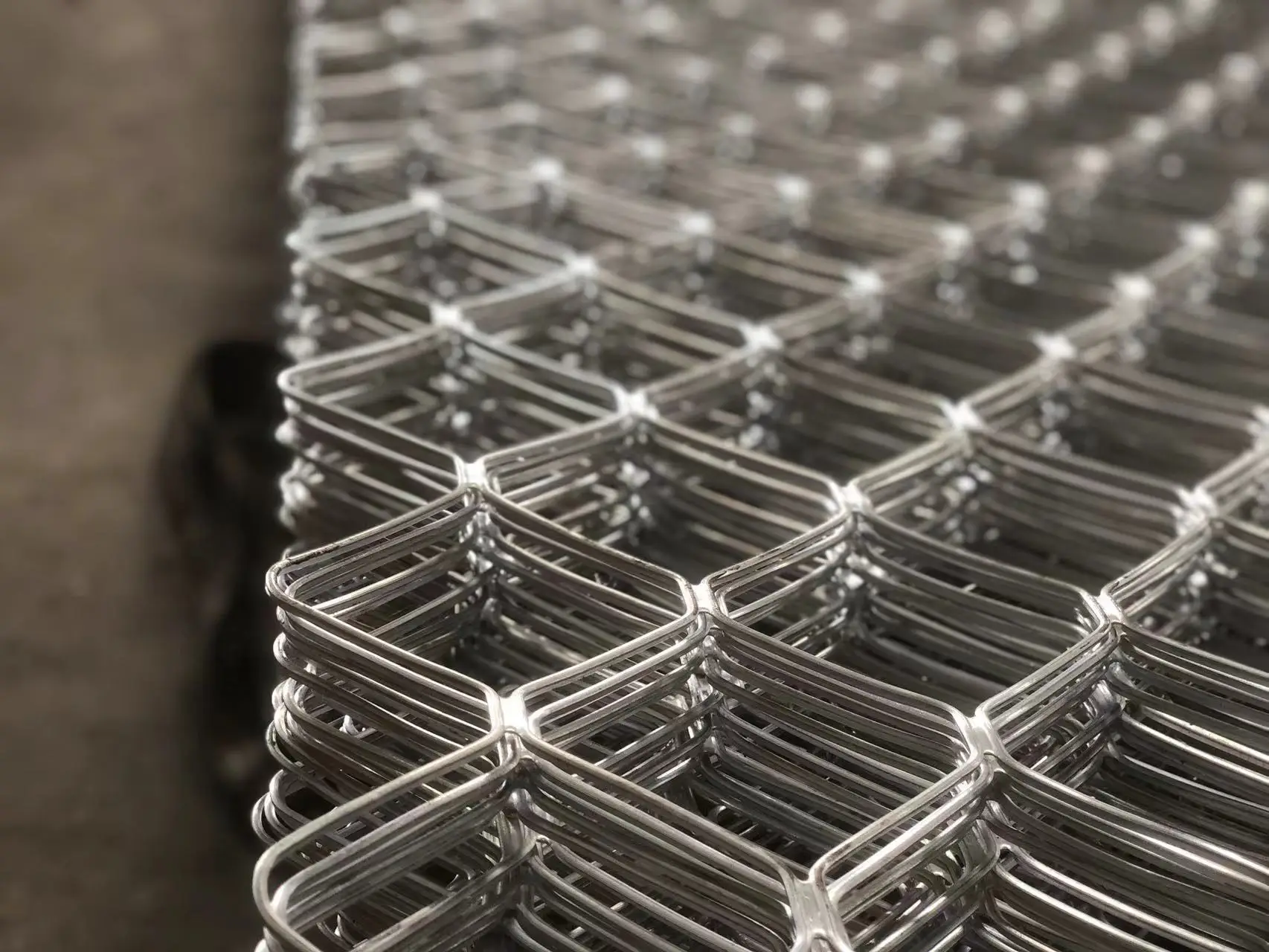 Nice price high quality strong and durable Aluminum ceiling fences or walkway Aluminum alloy mesh