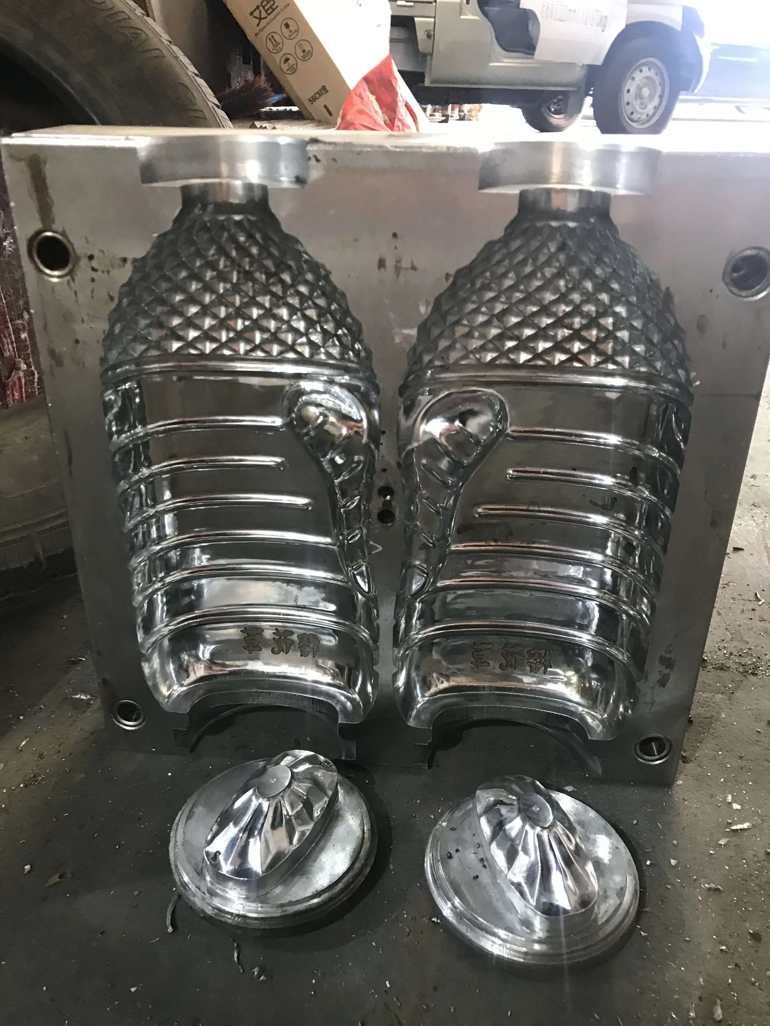 Water bottle blow mold custom made drink bottle mould free design 2/4/6/8 cavity mold.