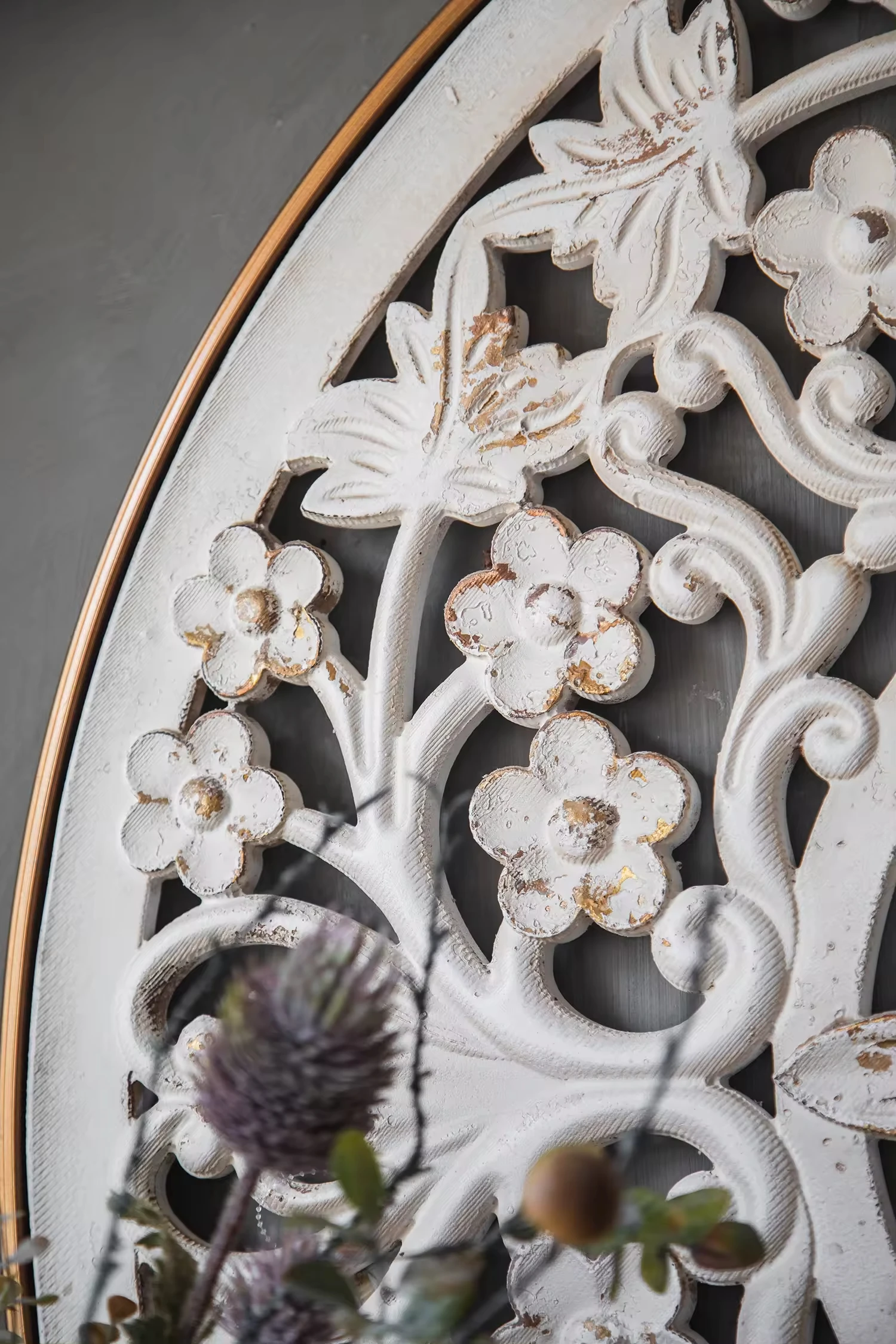 Essent Handmade Home Decor Antique White Wooden Paneling Carved Round Wall Trim Wall Panel Carved Circular Decoration