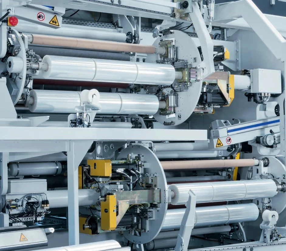 Нетканая ламинирующая машина для ламинирования термоламинированной пленки