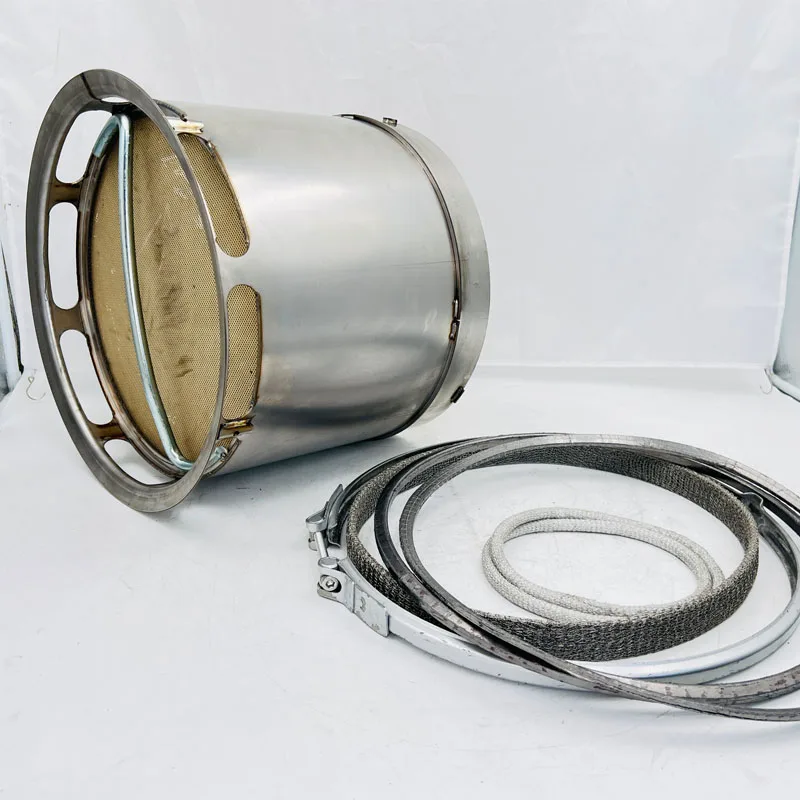 Truck Engine Assembly  of Diesel Particulate Filter DPF Universal Catalyst Catalytic Converter DOC SCR DPF