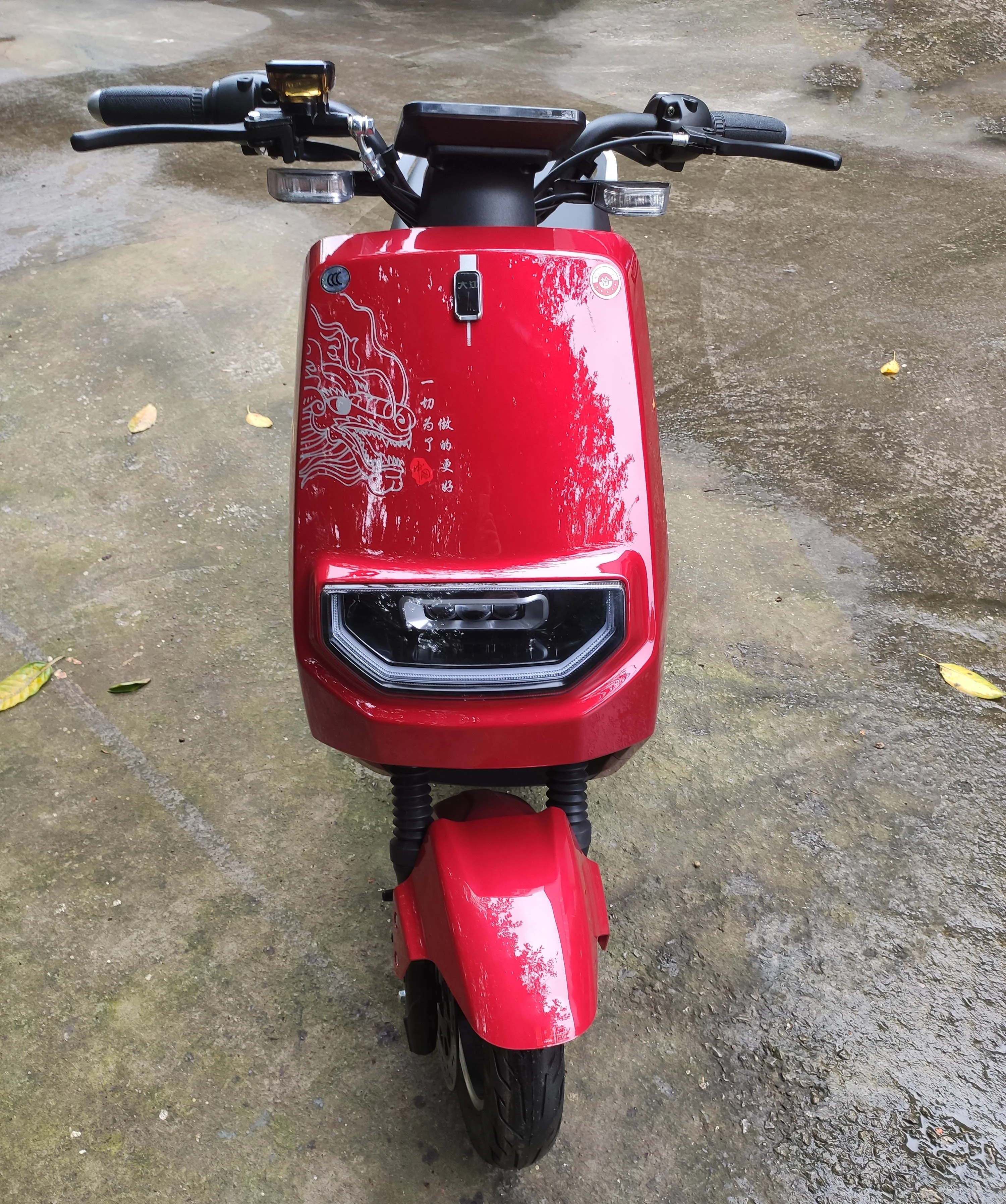 
A Hot Seller of Cheap Electric Two-wheelers 1200W Electric Motor Disc Brake 2 Persons 40 - 60km/h 72v/20-30ah Brushless 3.00-10 