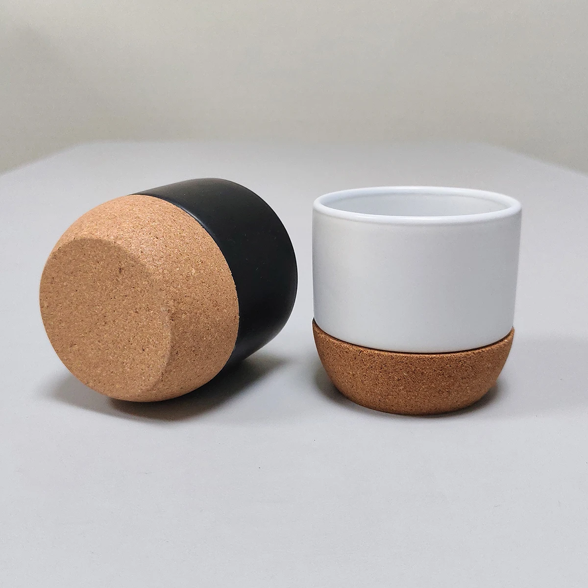 New Creative Gift 5oz 150ml Stemless Espresso Ceramic Black White Cup With Cork Bottom Custom Logo Printed
