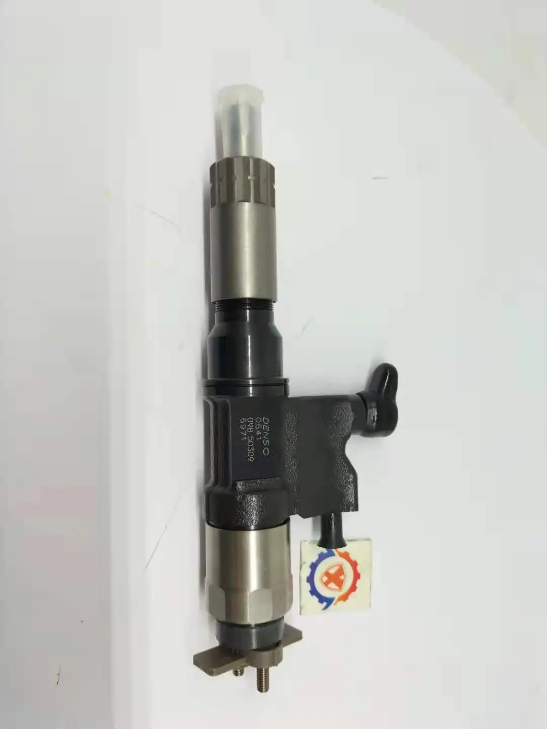 XUNPO EXCAVATOR PARTS 4HK1 6HK1 ENGINE PARTS 095000-0641 095000-0640 Common Rail Fuel Injector
