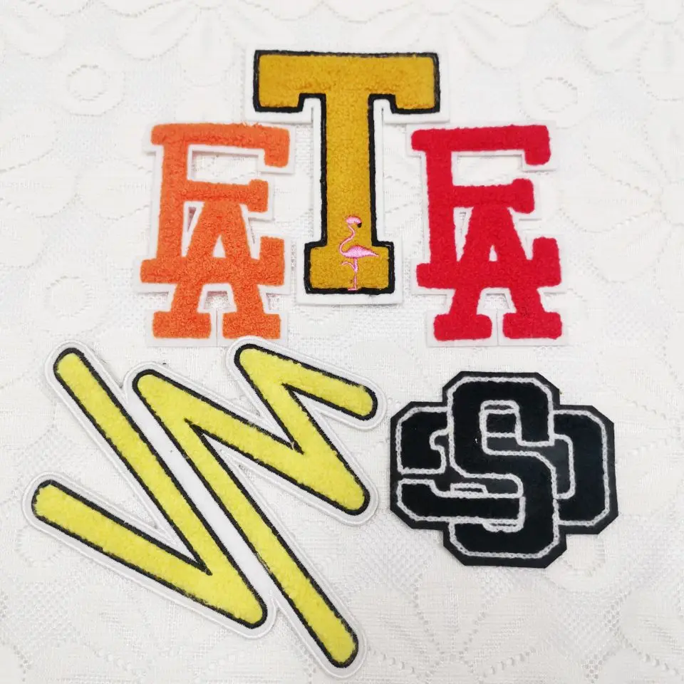 Pinsback Low MOQ Custom cute Bulbasaur cartoon panda bear head iron on chenille patches anime Peppa sew on