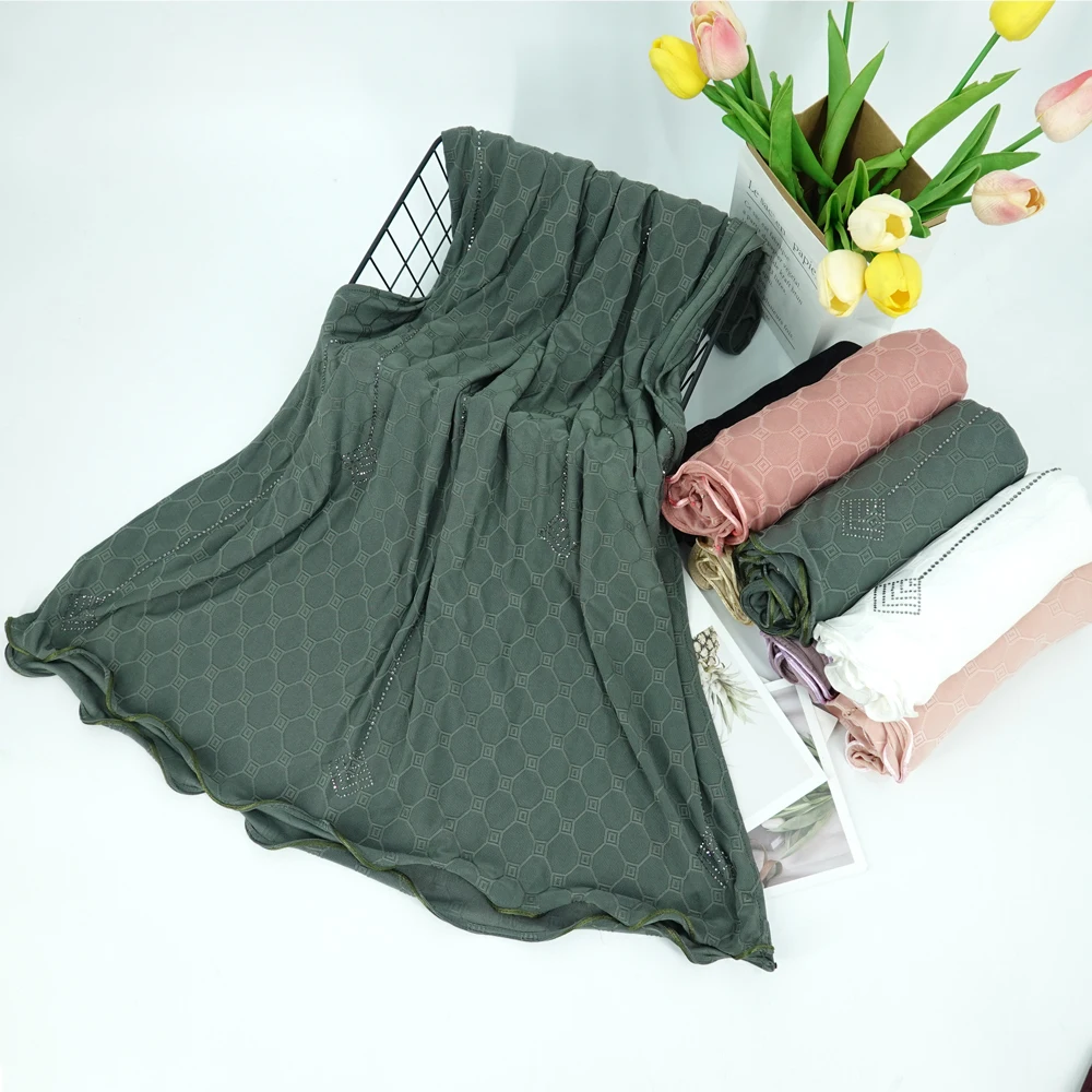Wholesale Fashion New Design jacquard wave jersey rhinestone hijab scarf Knitting jersey cotton hijab for muslim women