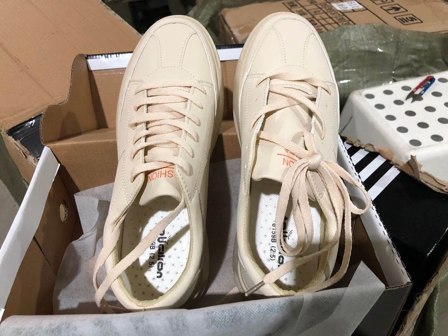  Оптовая продажа мужской спортивной обуви Лучшая распродажа повседневной