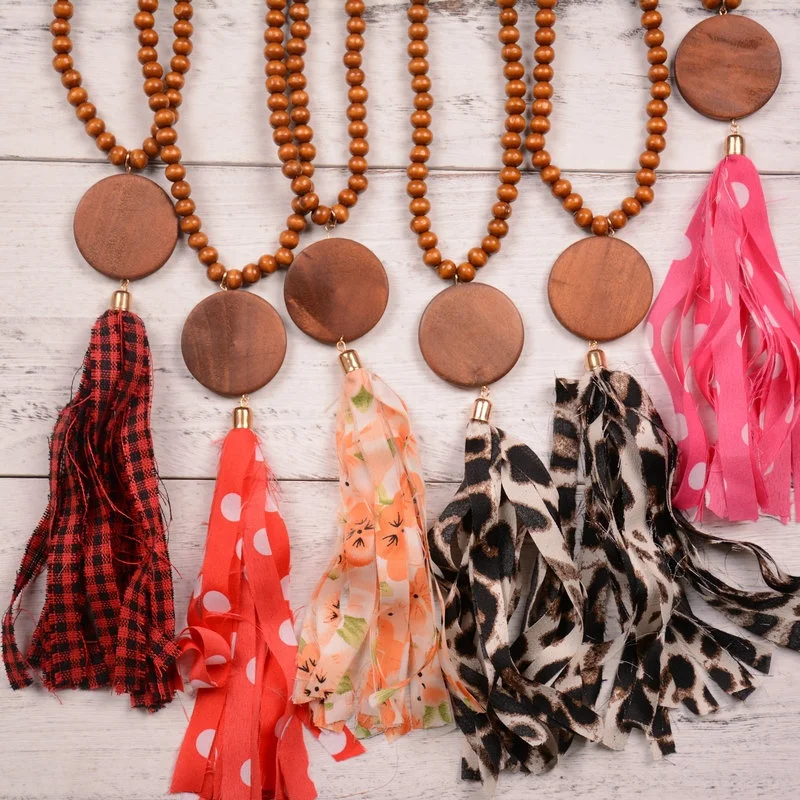 Новое ожерелье ручной работы с деревянными бусинами, подвеска с леопардовым принтом и кисточкой, ожерелье для женщин