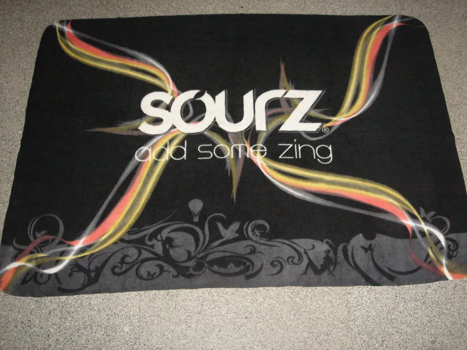 
Polyester Polar Fleece Blanket with Anti Pilling Finish for Promotion Event Use 