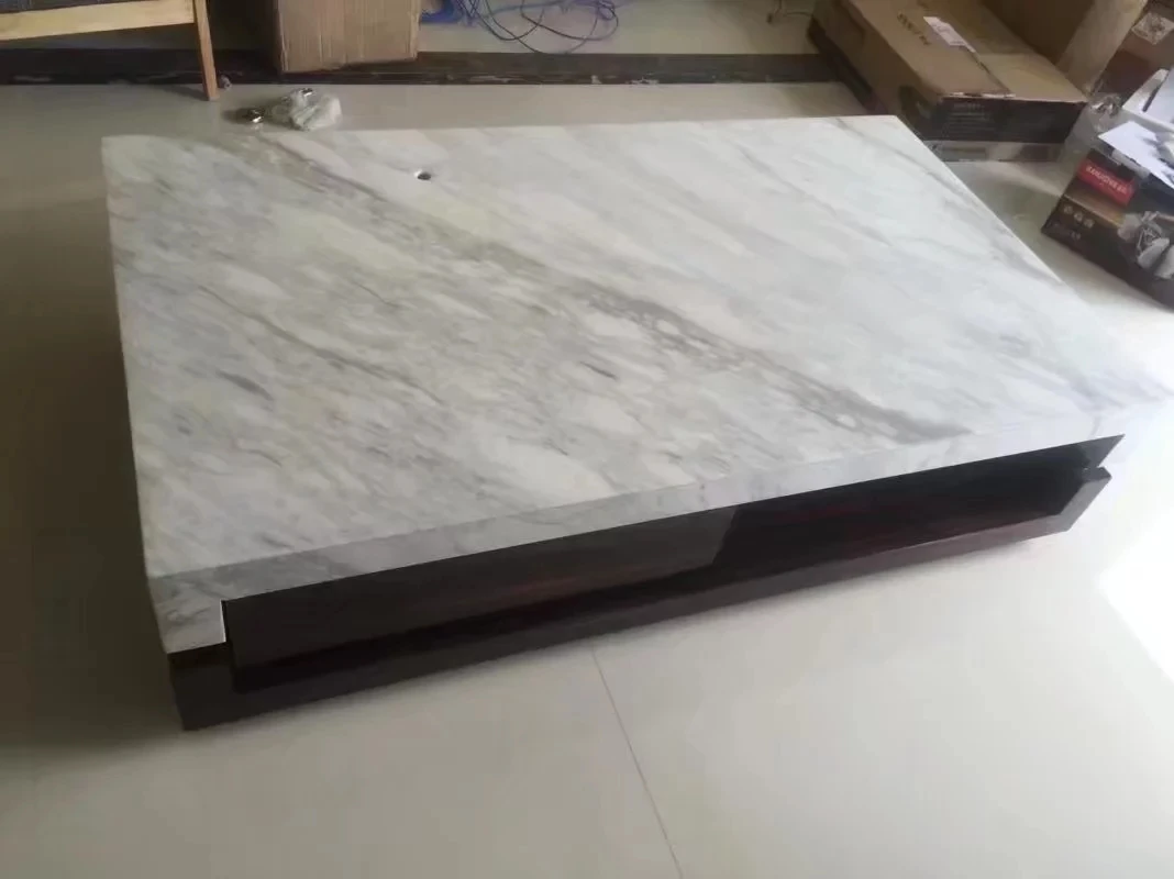 Роскошный журнальный столик с мраморной поверхностью под заказ от производителя