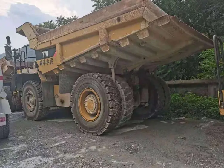 Second hand  Caterpillar off highway 36 TON dump trucks CAT 770G   for sale