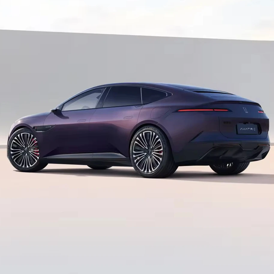 Распродажа Аватр 12 gt Новый энергетический автомобиль Подержанный AWD дальний радиус действия 605 км седан Электромобиль Китайский экспорт