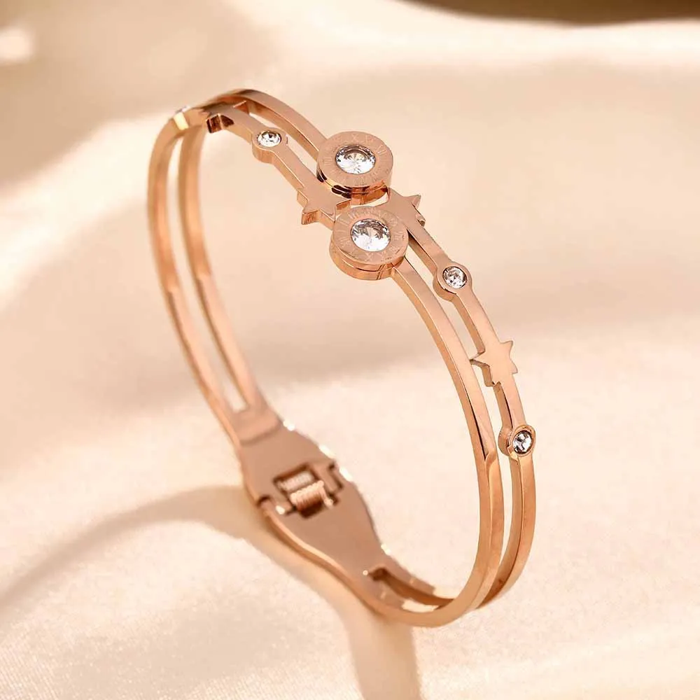Hypoallergenic Waterproof Female Non Tarnish Stainless Steel Bracelet  Gold Four-Leaf Clover Fashion Jewelry Bracelets Bangles