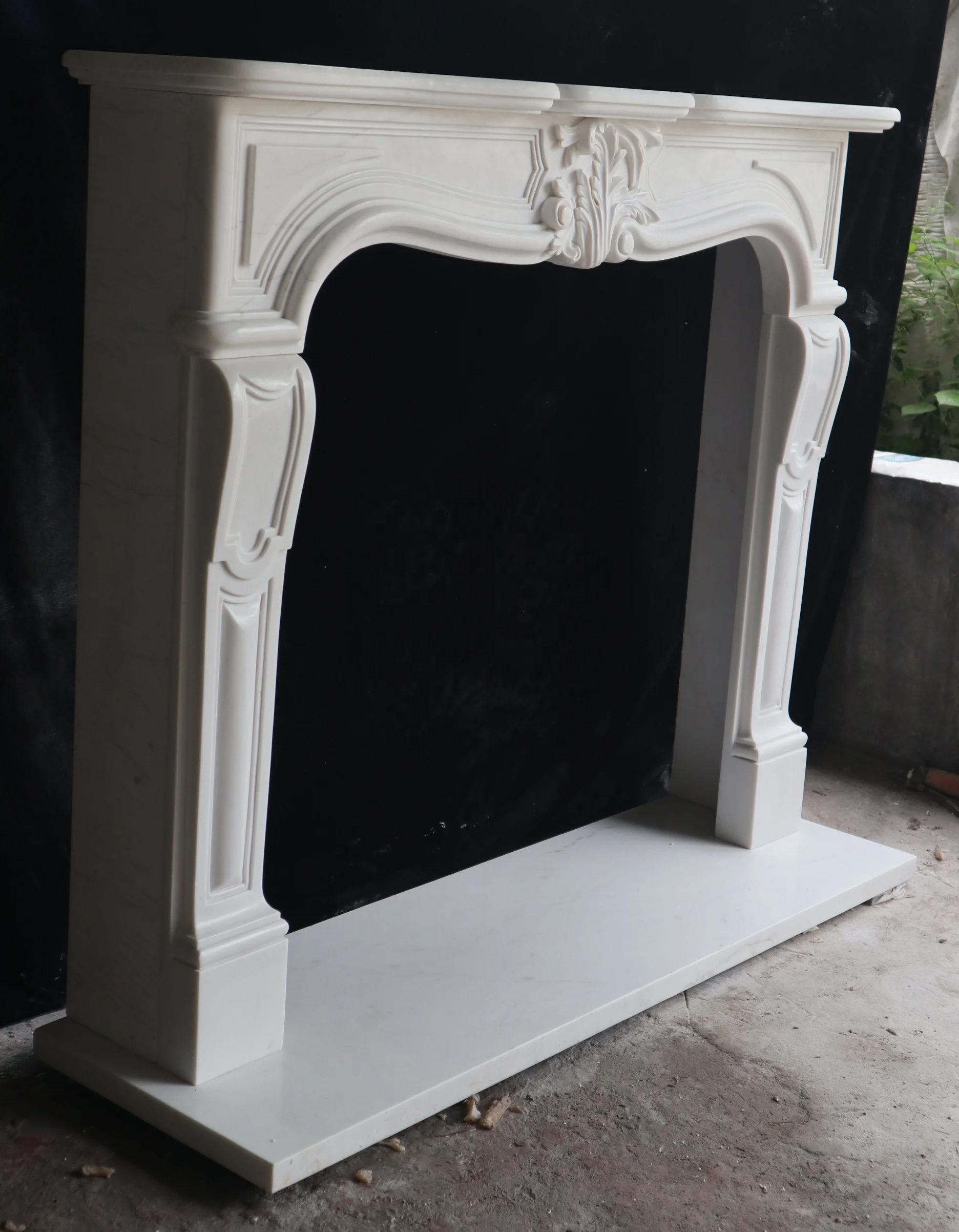 New Customization Unique design Hand carved exquisite super white marble freestanding fireplace