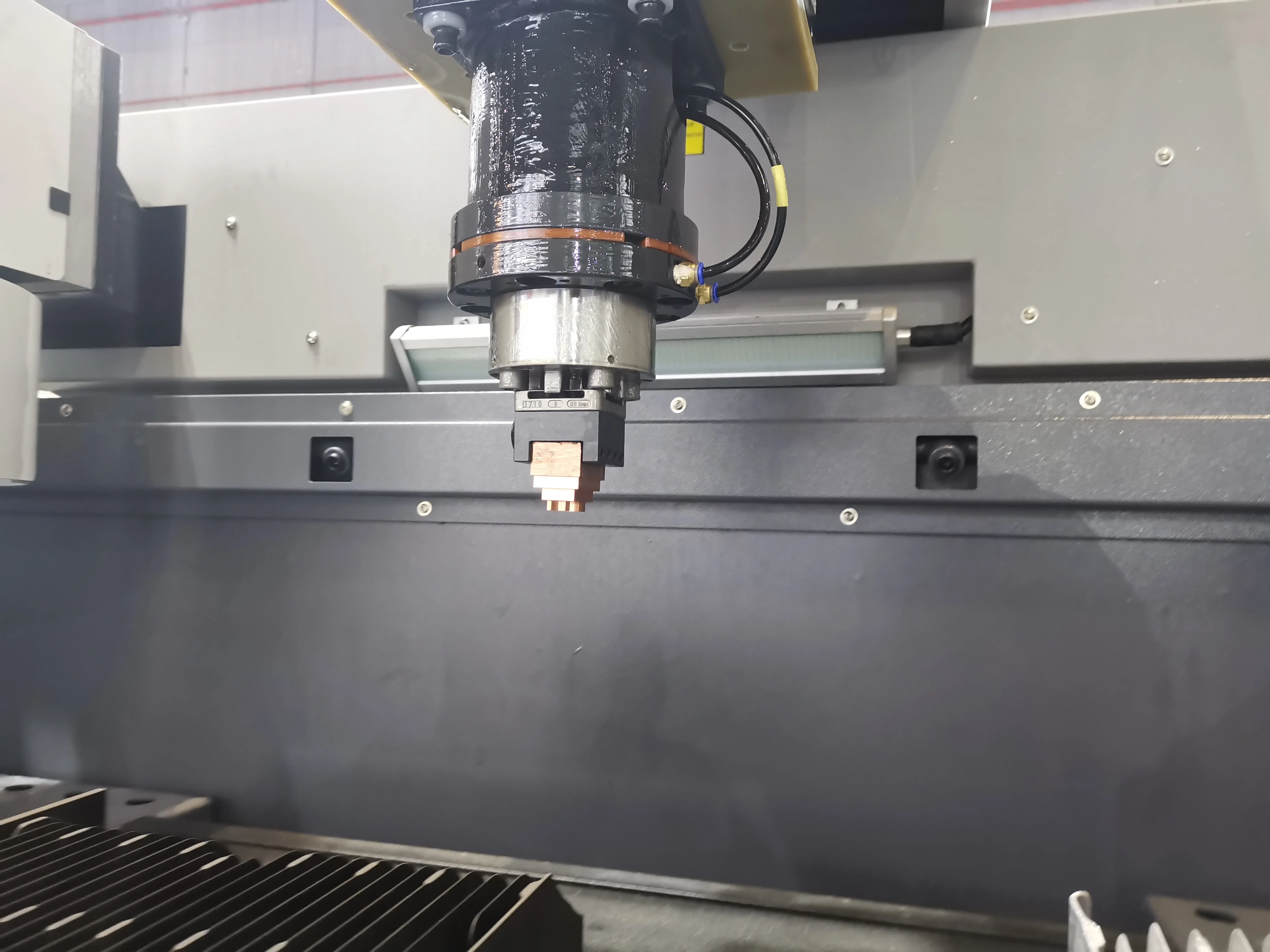  Edm машина edm die тонущий станок CNC