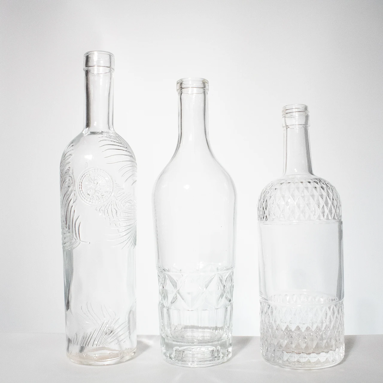 750ml Luxury Clear and Frosted Glass Bottle Long Neck Clear Empty Vodka Tequila Gin Liquor Spirits  Glass Bottle with screw cap