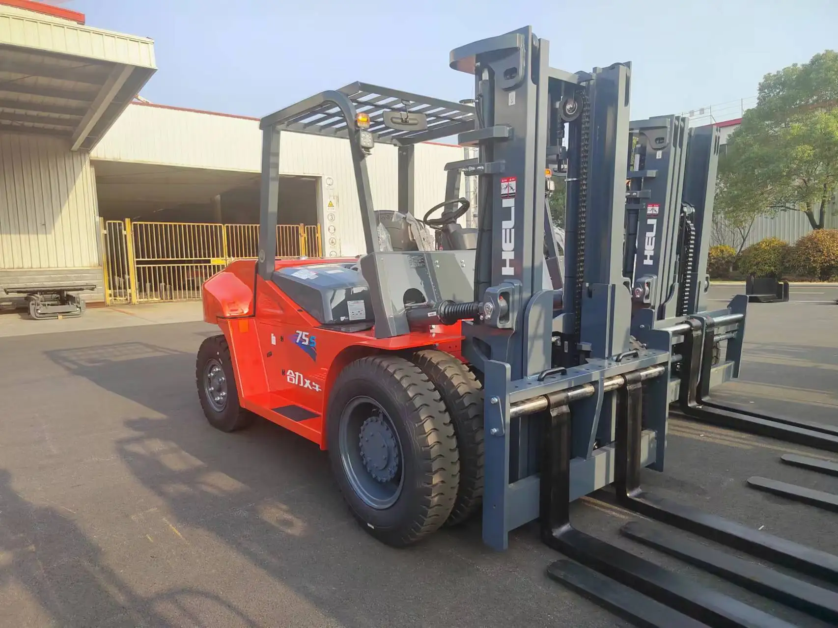 Used Mini Diesel Forklift heli 7.5Ton 3 Ton 5 Ton 7 Ton 3 Masts 4.5m Low Price Forklift Engine Used Heli Forklift in Shanghai