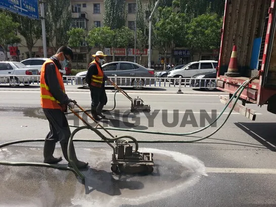 2500bar 25lpm Hot sale High Pressure water jet cleaner for road mark remove