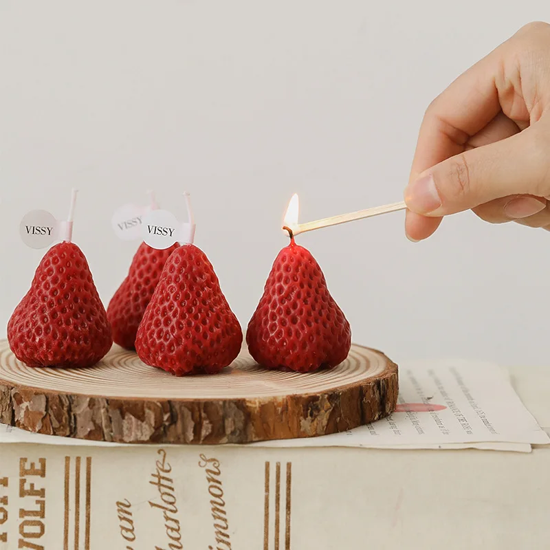 Wholesale  Soy Wax Strawberry Aromatherapy Candle Cute Creative Birthday Gift Handmade Simulation Modeling Fragrance Candle
